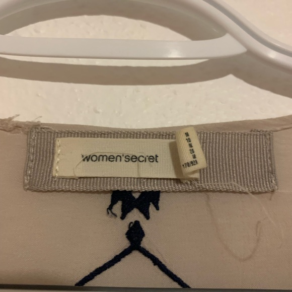 Aztec Pattern Shoulder Coverup - Picture 4 of 5